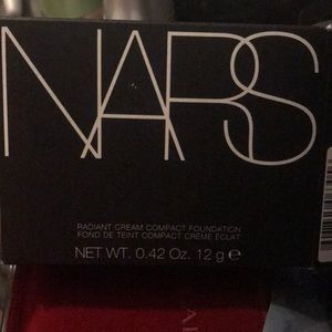 Nars radiant compact foundation